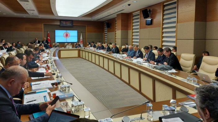 'Sansür' düzenlemesi komisyondan geçti