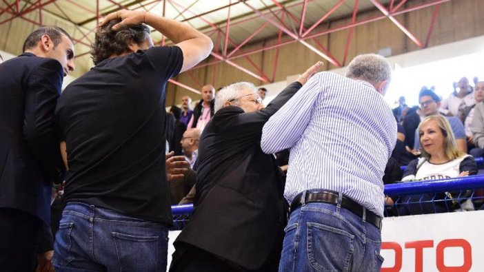 Basketbol maçı öncesi olay