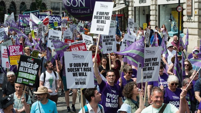 İngiltere'de hayat pahalılığı protestosu