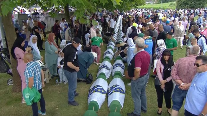 Srebrenitsa katliamının yıldönümünde acılar tazelendi