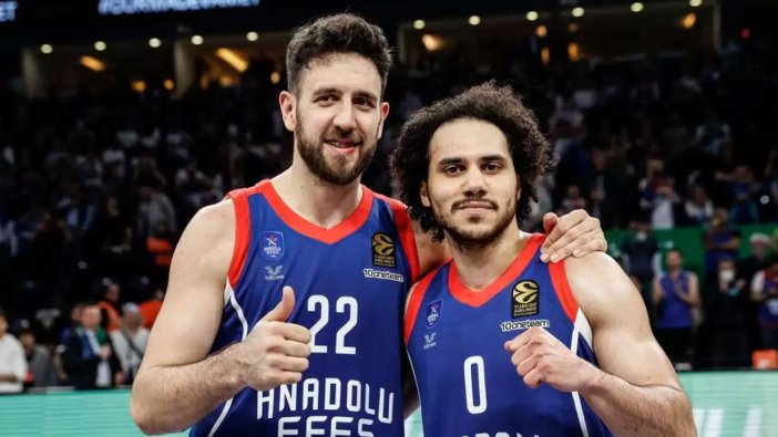 Anadolu Efes iki yıldızıyla ilgili kararını açıkladı