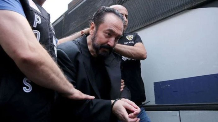 Adnan Oktar'ın son haline Ezgi Mola'dan yorum gecikmedi