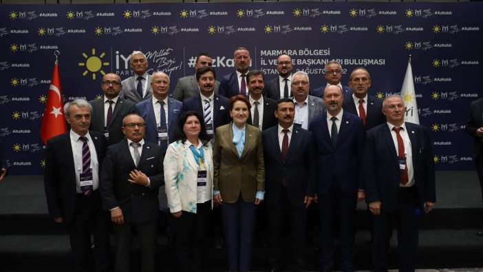 Akşener, Marmara bölgesi il ve ilçe başkanlarıyla bir araya geldi