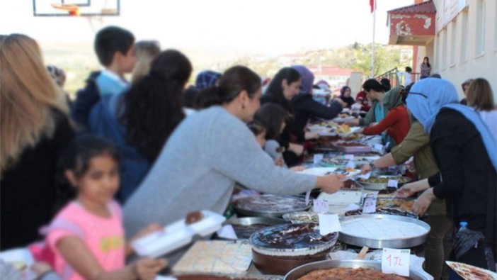 'Okul bahçelerinde esnafın hakkını yiyorlar'