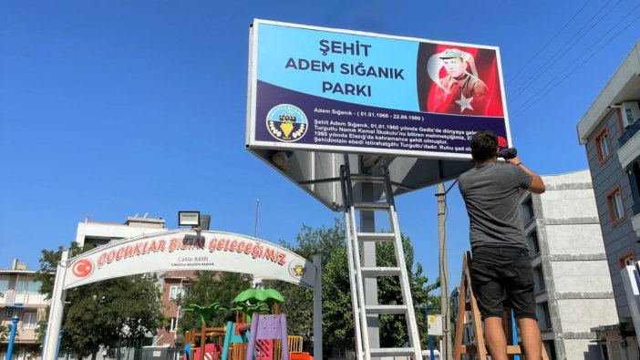 Turgutlulu şehit Adem Sığanık Parkı tabelası asıldı