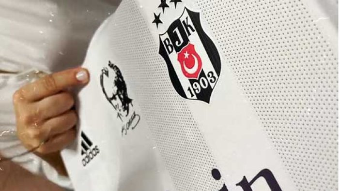 Beşiktaş'tan 30 Ağustos'a özel forma