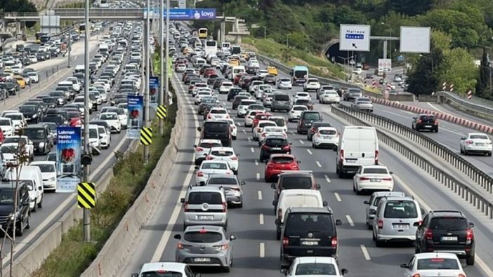 Bugün trafiğe çıkacak sürücüler dikkat! Eğer bunu yapmazsanız 2 bin 815 TL ceza ödeyeceksiniz