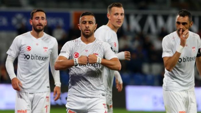 Başakşehir ilk yenilgisini Sivas'tan aldı