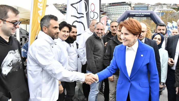 Akşener öğretmenlerle bir araya geldi