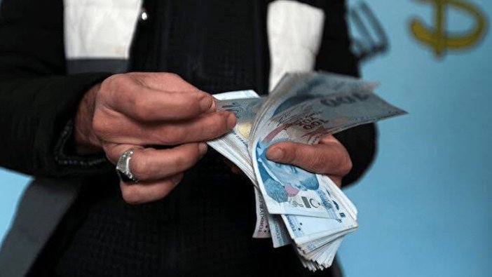 Emekliler dikkat: 8 bin lira ödemeyi çekmezseniz bankaya kalacak