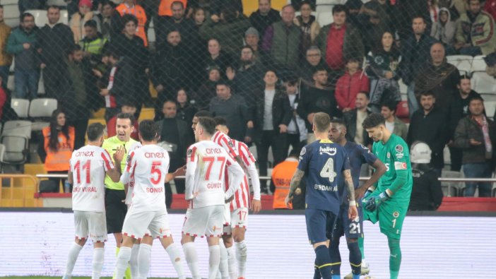 İptal edilen gol için hakemler ne dedi?