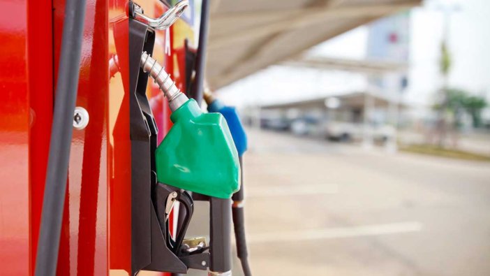 Dün indirim, gece 'bindirim!'  Akaryakıta büyük zam geliyor