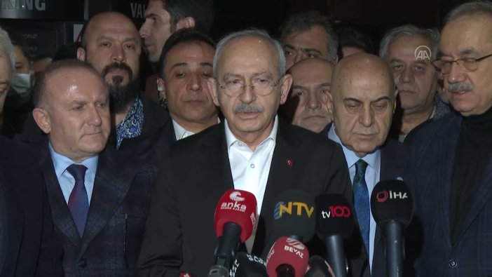 Kılıçdaroğlu, Akşener'i hastanede ziyaret etti