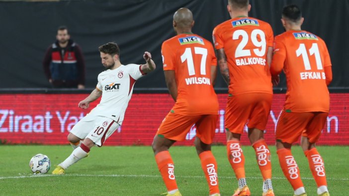 Galatasaray çeyrek final biletini kaptı!