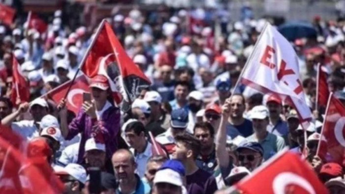 EYT'de izlenmesi gereken yol belli oldu ! Emekli olacaklar dikkat! Uzman isim 15 maddede açıkladı: 4A, 4B ve 4C'lilere önemli uyarı