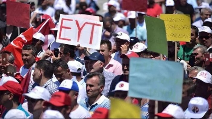 EYT’de tepki toplayan şart: Gazeteci Melike Ulus isyan etti!