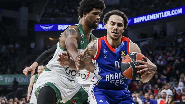 Anadolu Efes evinde Zalgris'i devirdi