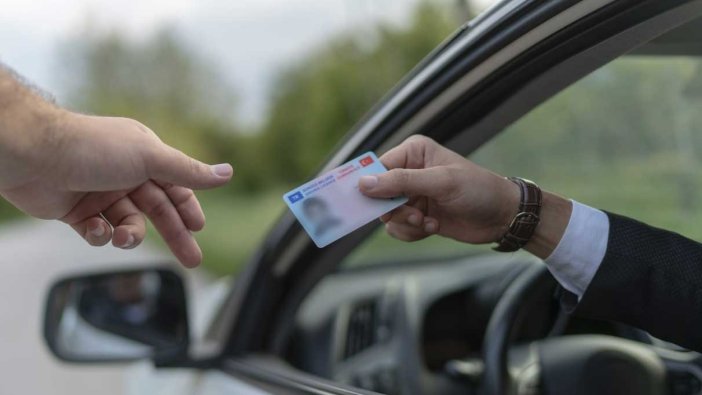 Ehliyeti olanlara flaş duyuru! Büyük cezası var! 35 yaşından büyükler yaptırmak zorunda