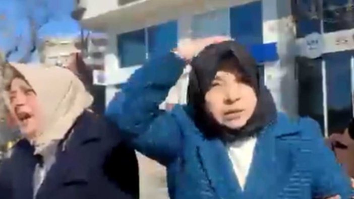 Deprem bölgesinde AKP'li eski vekilden utandıran görüntüler! İmamoğlu'na böyle saldırdı