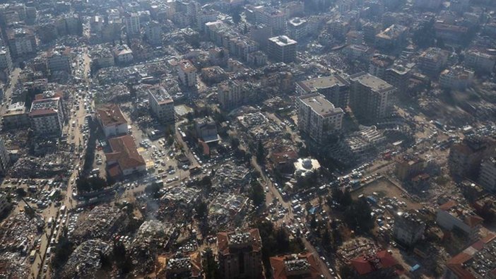 Depremzede annenin sözleri yürekleri dağladı: Çocuğum benden reçel istedi, ona reçel alamadan toprağa verdim