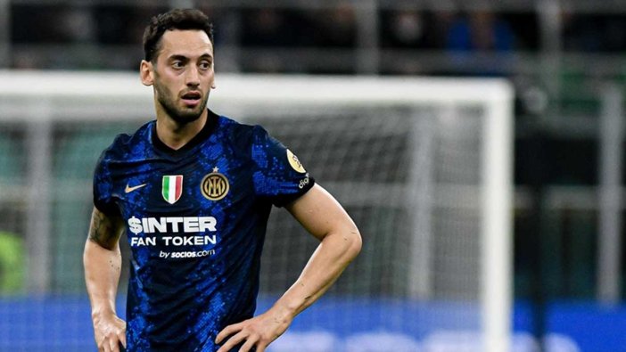 Hakan Çalhanoğlu'nun Inter'deki geleceği belli oldu: Menajeriyle görüşme halindeyiz