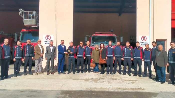 Bilecik İYİ Partiden Kızılay ve İtfaiyeye ziyaret