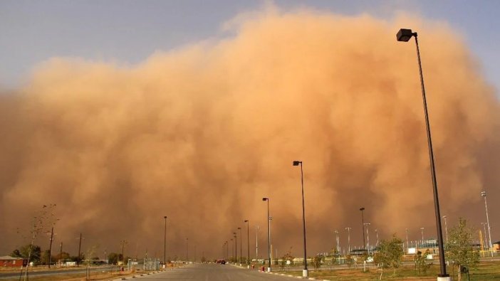 Meteoroloji günler önce uyarmıştı: İstanbul’da toz taşınımı etkili olmaya başladı!