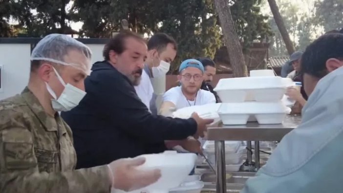 MasterChef’in jüri üyesi Hatay’da askerlerle birlikte yemek pişirdi! Milli Savunma Bakanlığı o anları paylaştı