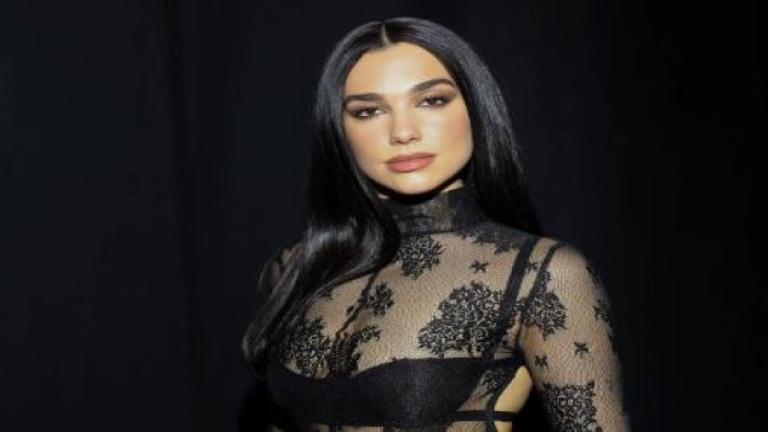 Dua Lipa yeni aşkıyla bakın nasıl görüntülendi!