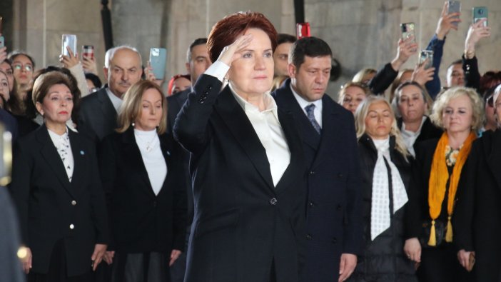 Akşener, İYİ Partili kadınlarla Anıtkabir'i ziyaret etti