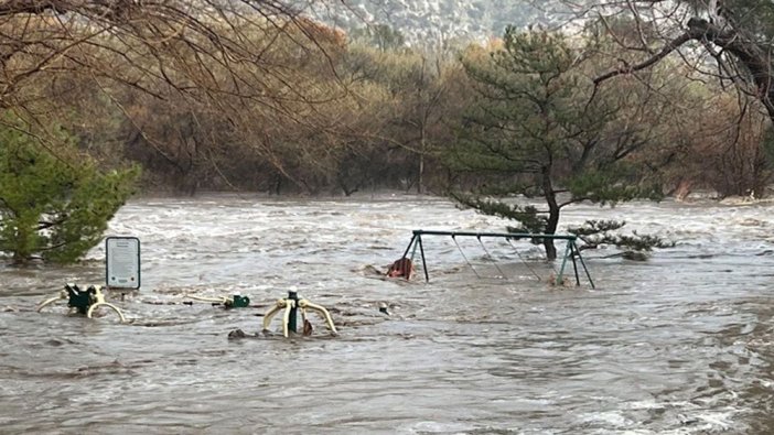 Kent suya gömüldü: 14 kişi öldü, On binlerce kişi tahliye edildi!