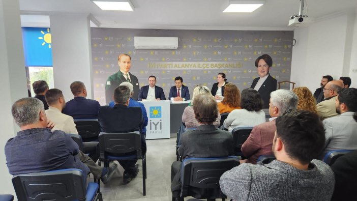 İYİ Parti Alanya'da kalkınma politikası anlatıldı