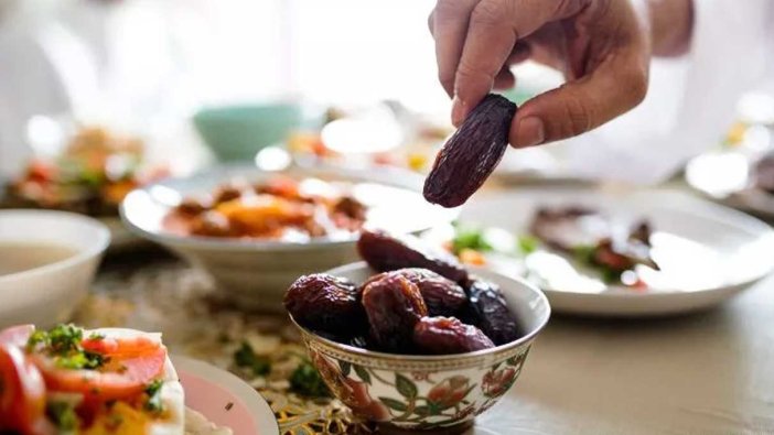 En yetkili isim tavsiyelerde bulundu! Ramazan'da beslenme önerileri