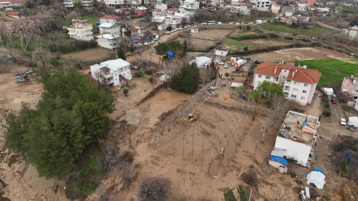 Anne ile kızı hala aranıyor: Kaldıkları konteyner sel sularına kapıldı