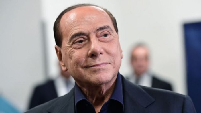 Eski İtalya Başbakanı Berlusconi hastaneye kaldırıldı