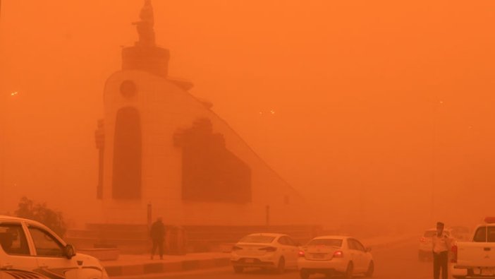 Irak'ta kum fırtınası