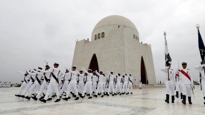 Pakistan'dan Afganlara vize sınırlaması...