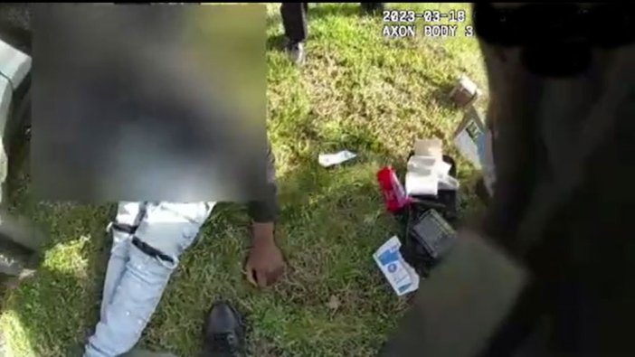 ABD polisinden bir skandal daha! Direksiyondaki şüpheliye kurşun yağdırdı