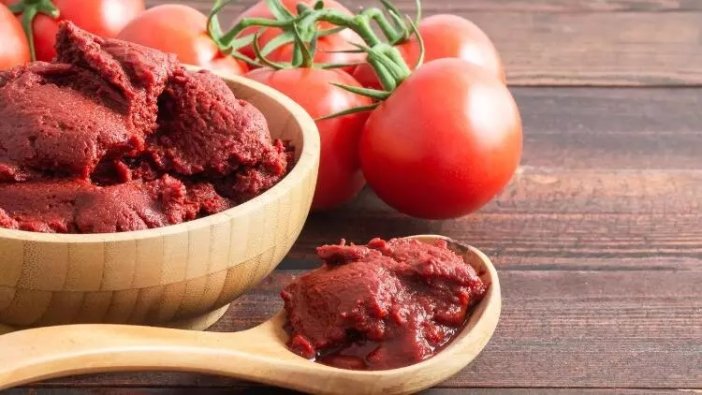 Etiketi gören bir daha baktı: Yemeklerin vazgeçilmezi domates salçasına zam!