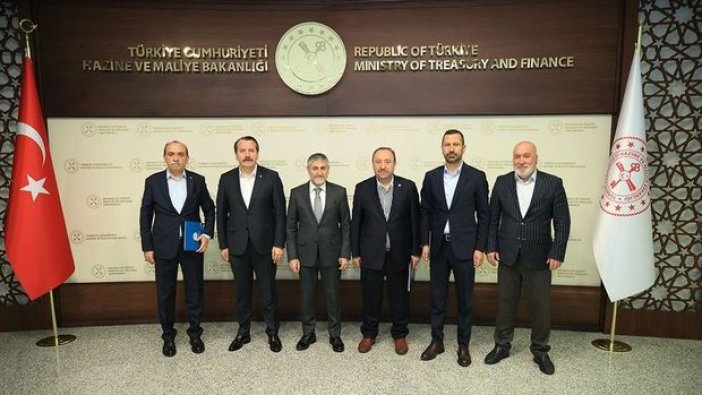 Memur-Sen, Bakan Nebati’ye taleplerini iletti: Ek zam, 3600 ek gösterge, kadro…