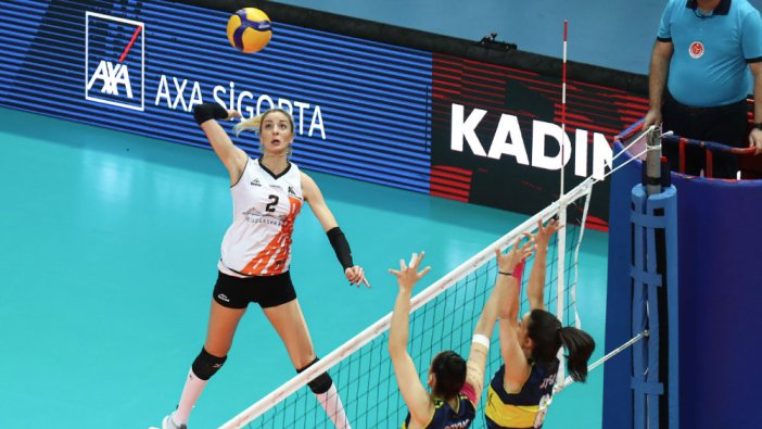 Kadınlar Voleybol 1.Ligi’nde yarı final etabı başladı