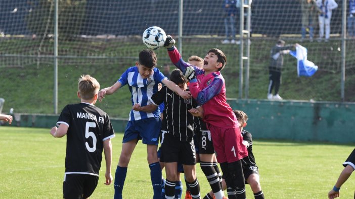 U12 İzmir Cup’ta heyecan devam ediyor