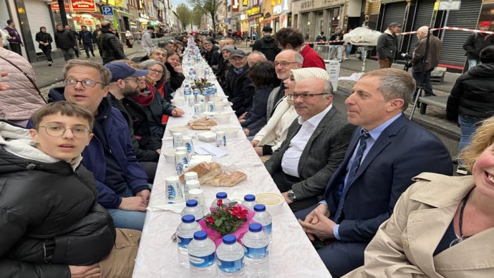 Almanya Sağlık Bakanı Lauterbach iftara katıldı