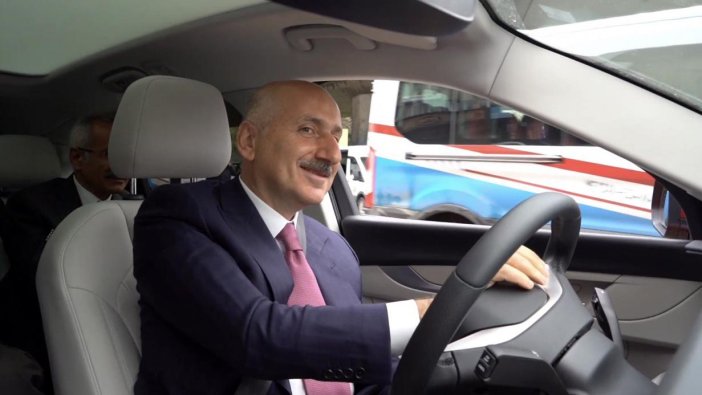 Bakan Karaismailoğlu, Togg ile Trabzon’u gezdi!