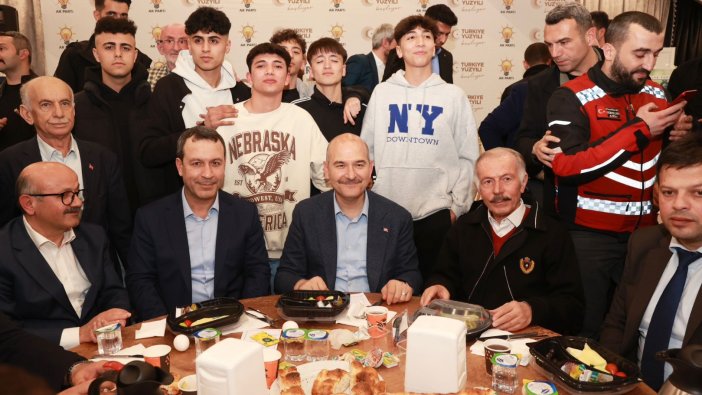 Bakan Soylu, Bayrampaşa’da sahur programına katıldı