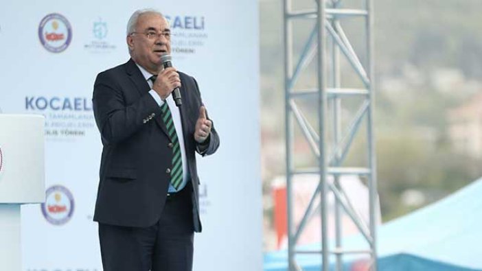 AKP mitinginde konuşan DSP lideri Önder Aksakal Fatih Portakal'a ağzına geleni söyledi