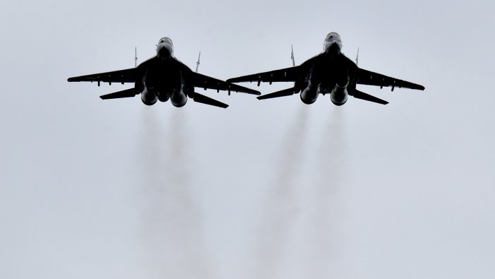 İngiliz ve Alman jetlerinden, Rus savaş uçakları ve casus uçağına engelleme