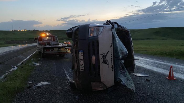 Diyarbakır'da minibüs devrildi: 9 yaralı