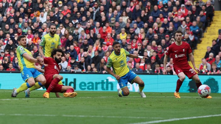 Premier Lig'de Liverpool, Nottingham Forest karşısında galip geldi