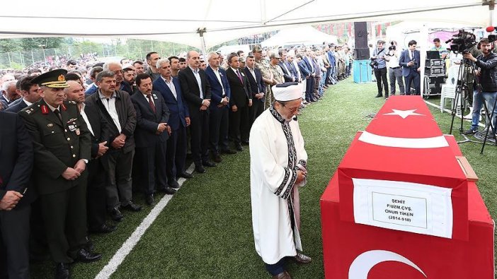 Şehitlere veda...